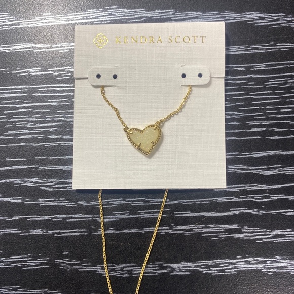 Kendra Scott Jewelry - Kendra Scott Gold Heart Pendant Necklace